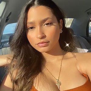 Meet your Posher, Ariana